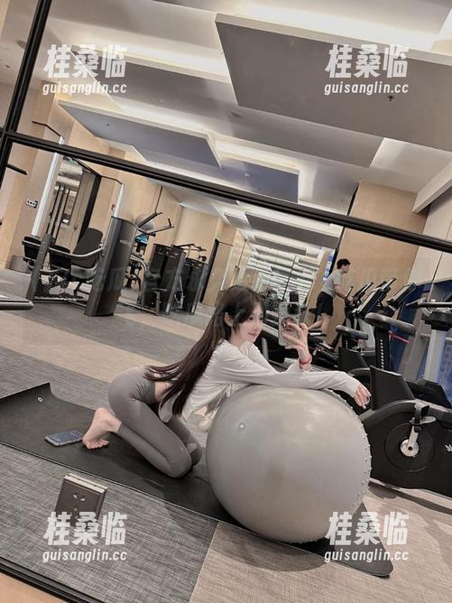官方永久更新！17c吃瓜带你飞，吃瓜路上别掉队！