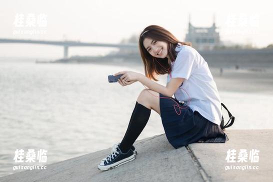 在‘51app’网页荡来荡去，吃瓜姿势尽显魅力！