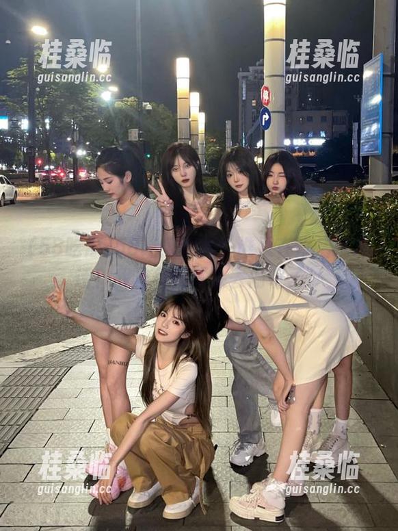 58吃瓜 58吃瓜视频:谁又在背后说坏话?我准备好耳朵去偷听了!