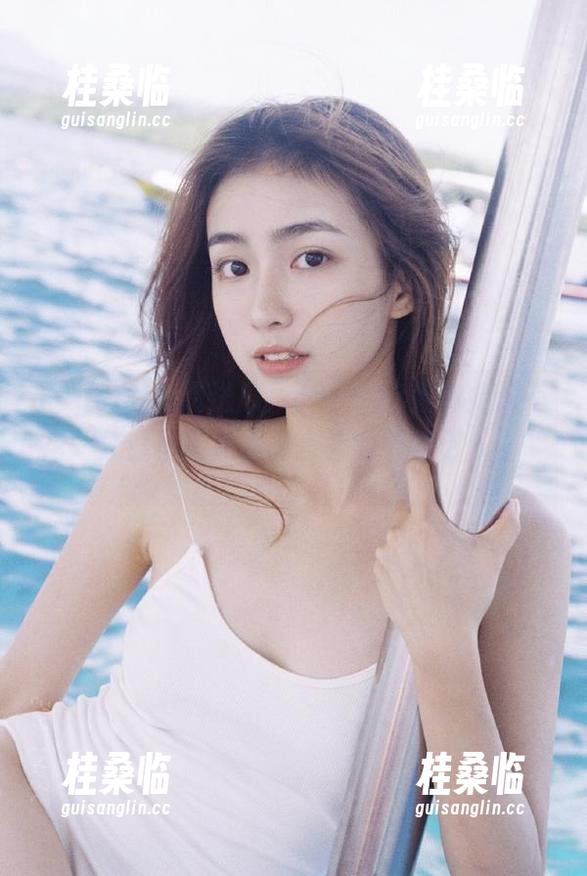 免费送瓜！cgcg03教你如何不花一分钱也能成为朋友圈的“知情人士”。