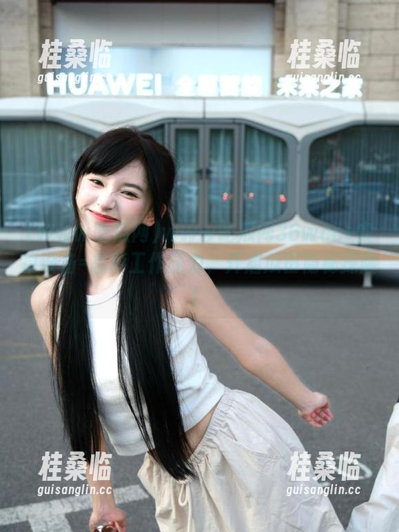 www吃瓜网36wcc+安卓设备=忘掉工作压力，开启瓜田隐秘探险！