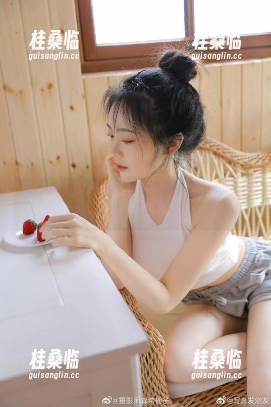 吃瓜17 登录吃瓜17,里面的瓜和我的八卦心情一样,随时准备爆发!