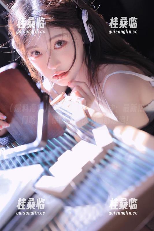 跟着爆料海角一起冲：最新热门吃瓜，保证你半夜不睡都想追！