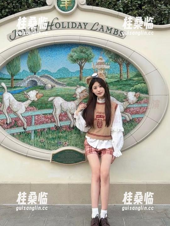 首页特色瓜王，第一黑料上演吃瓜“甩”的新潮流！