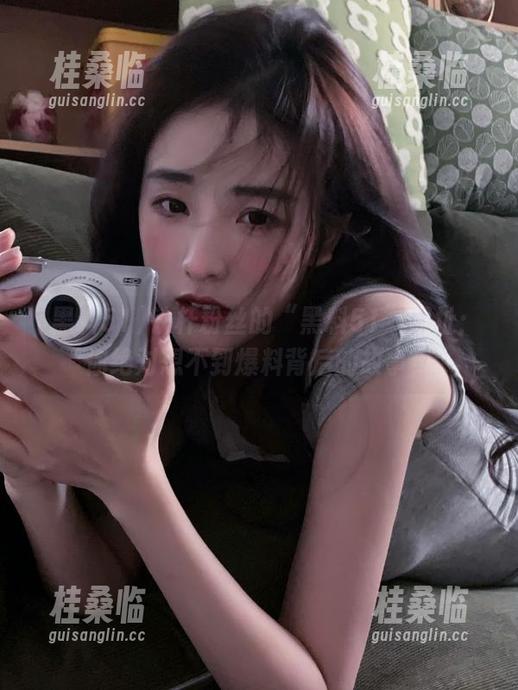 黑料51 铁杆粉丝的“黑料51”网址:你绝对想不到爆料背后的故事!