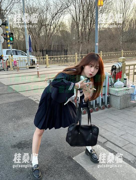 果粉们注意啦！黑料正能量苹果版下载安装，疲惫的一天也得找点乐子！