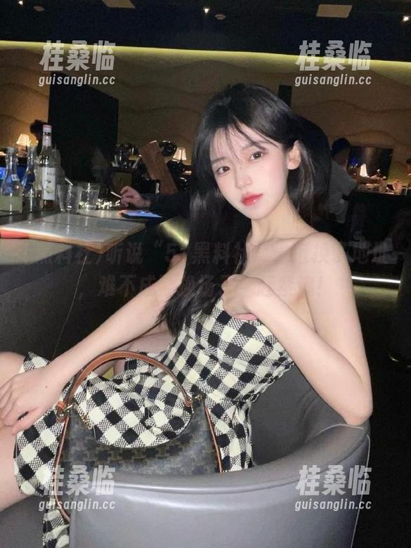 听说“51黑料社”最近换了地址，难不成要换场子？赶紧追！