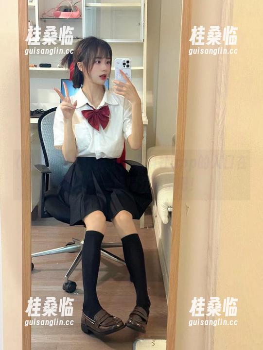 疯狂蹲守！黑料社app的入口在哪儿？一起揭开秘密吧！