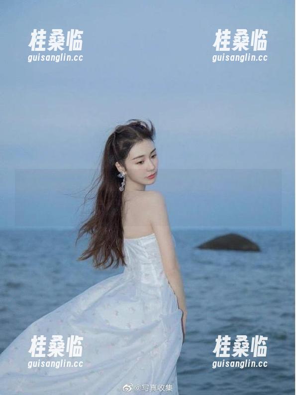 免费黑料网的图片幻术，明明说好了要看的却是空白…