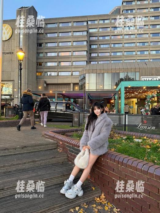 进入黑料视频网网页就像调皮的小鸡，期待挖到什么新鲜“瓜”！