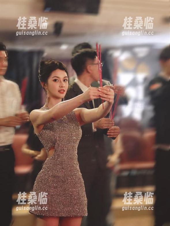 一不小心点开“黑网料”链接，真是见识了不同的“世界”。